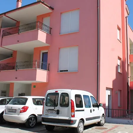 Apartamento Pannonia Apartman