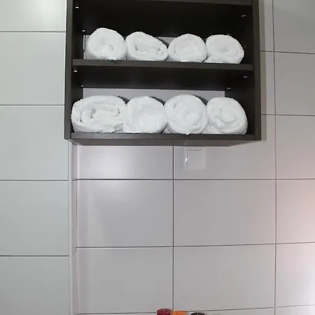 Pannonia Apartman Apartamento *
