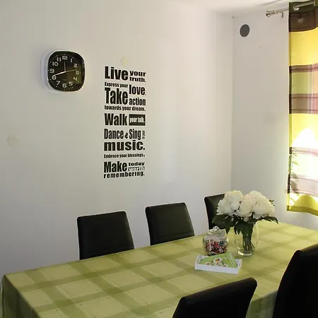 Pannonia Apartman Apartamento Pula