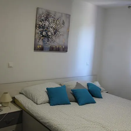 Pannonia Apartman Apartamento Pula