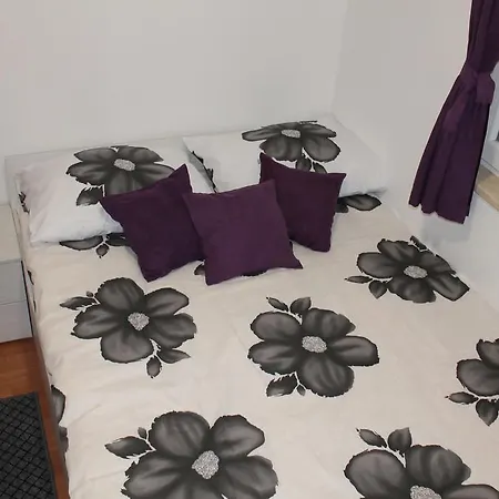 Apartamento Pannonia Apartman
